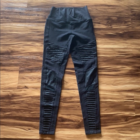 ALO Yoga Pants - Alo Yoga Moto Legging